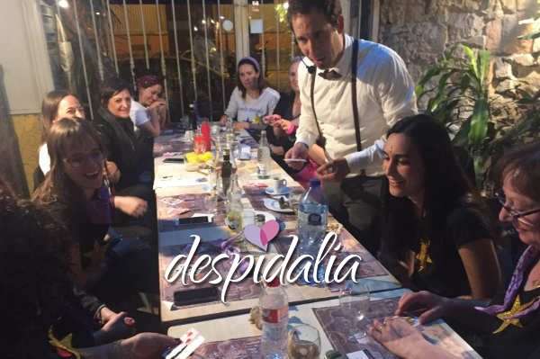 Show de magia en Barcelona Magos en Barcelona para fiestas, magia con humor para despedidas