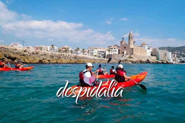 kayak en Sitges para despedidas, grupos y cumpleaños kayak en Sitges para despedidas, grupos y cumpleaños